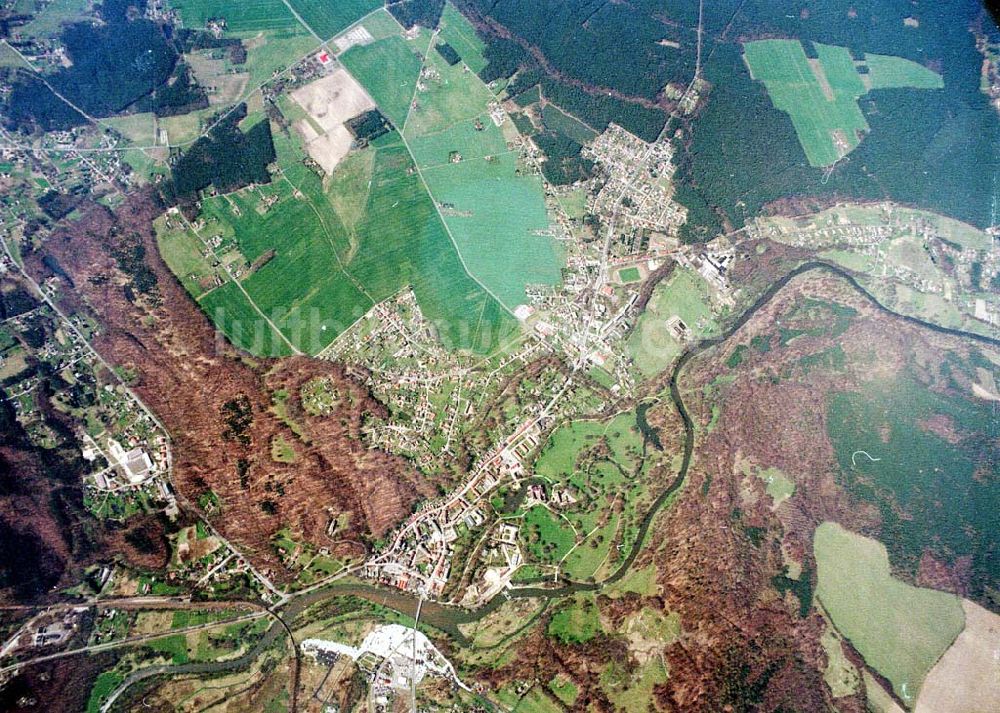 Luftbild Bad Muskau - Gelände des Fürst - Pückler - Parkes in Bad Muskau an der Neiße zur polnischen Grenze.