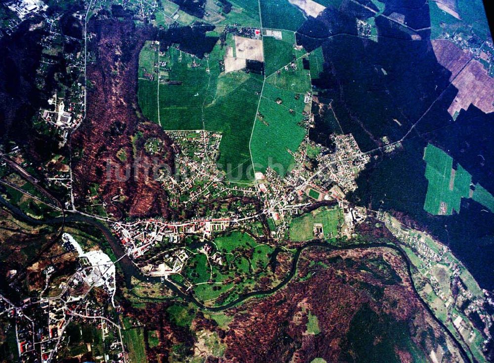 Luftaufnahme Bad Muskau - Gelände des Fürst - Pückler - Parkes in Bad Muskau an der Neiße zur polnischen Grenze.