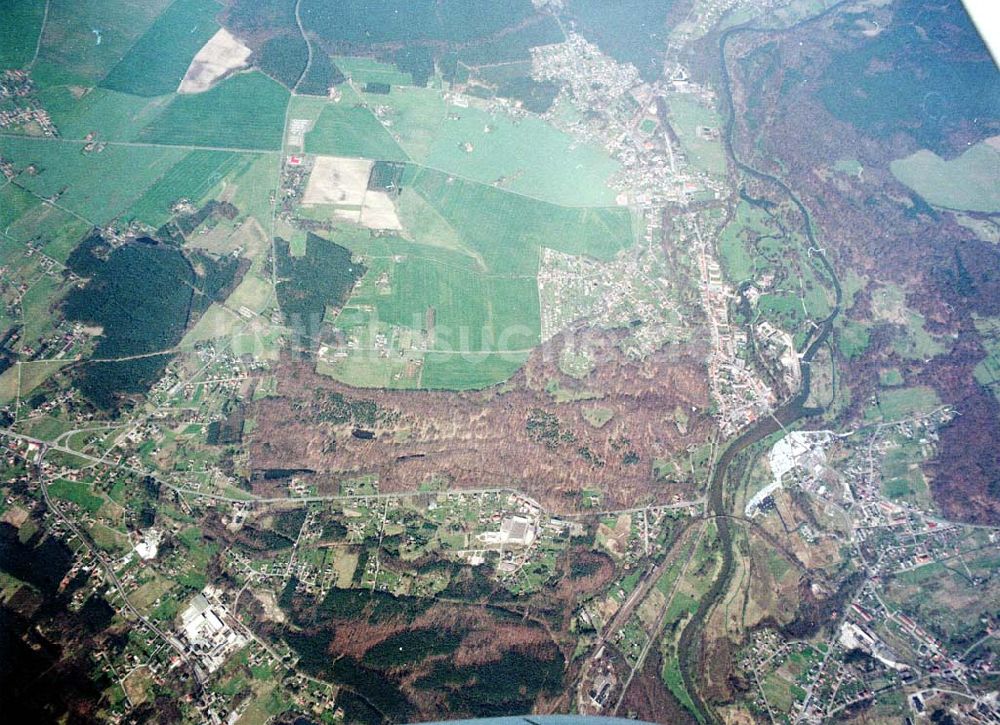 Luftaufnahme Bad Muskau - Gelände des Fürst - Pückler - Parkes in Bad Muskau an der Neiße zur polnischen Grenze.