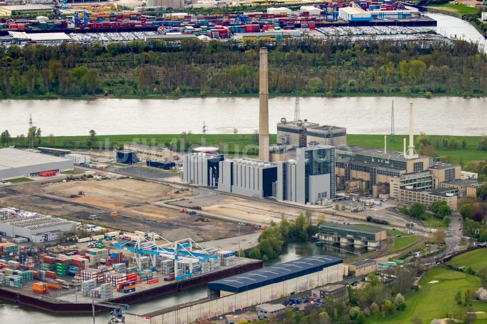 Düsseldorf von oben - Gelände des Gas- und Dampfturbinen- Kraftwerks Auf der Lausward am Düsseldorfer Container Hafen DCH im Süden von Düsseldorf im Bundesland Nordrhein-Westfalen