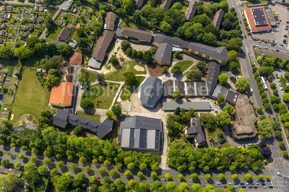 Luftaufnahme Herne - Gelände und Gebäudekomplex der Hiberniaschule in Herne in Nordrhein-Westfalen