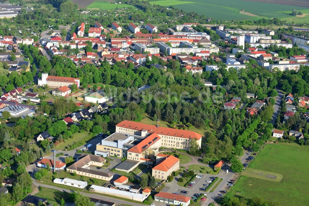 Wriezen von oben - Gelände mit Gebäudekomplex des Krankenhaus Märkisch-Oderland in Wriezen im Bundesland Brandenburg