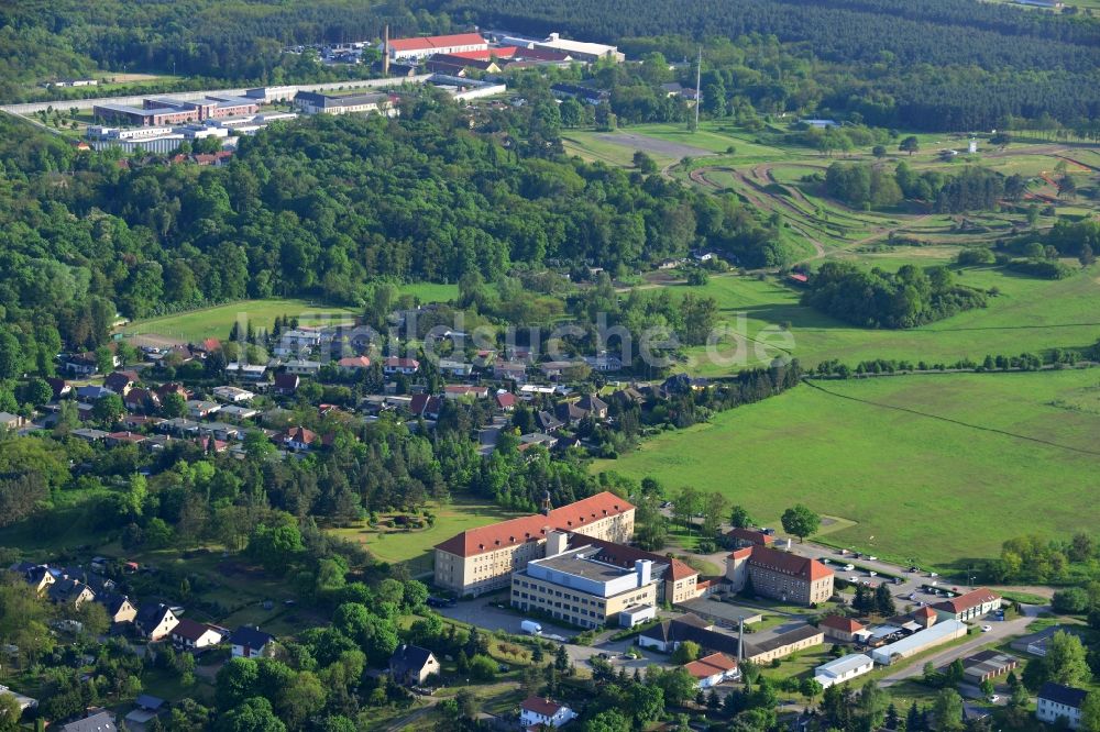 Wriezen aus der Vogelperspektive: Gelände mit Gebäudekomplex des Krankenhaus Märkisch-Oderland in Wriezen im Bundesland Brandenburg