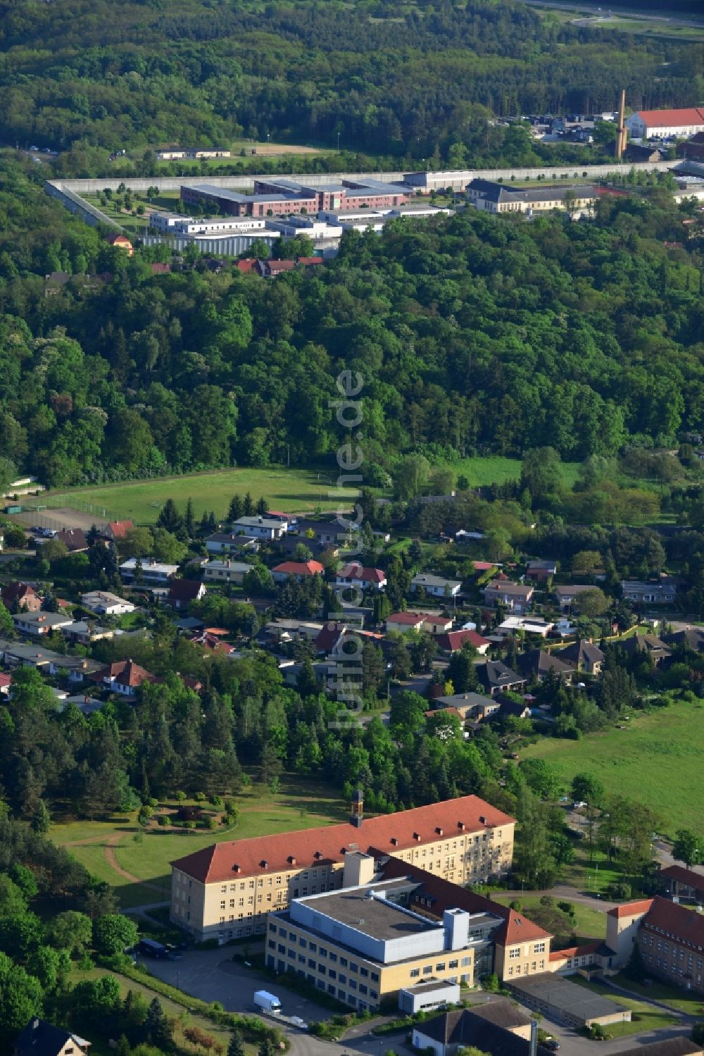 Luftaufnahme Wriezen - Gelände mit Gebäudekomplex des Krankenhaus Märkisch-Oderland in Wriezen im Bundesland Brandenburg