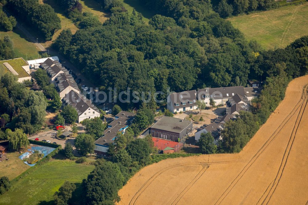 Luftbild Oberhausen - Gelände der gemeinnützigen Hilfsorganisation Friedensdorf International an Rua Hiroshima - Pfeilstraße im Ortsteil Brink in Oberhausen im Bundesland Nordrhein-Westfalen, Deutschland