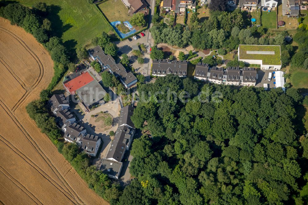 Oberhausen aus der Vogelperspektive: Gelände der gemeinnützigen Hilfsorganisation Friedensdorf International an Rua Hiroshima - Pfeilstraße im Ortsteil Brink in Oberhausen im Bundesland Nordrhein-Westfalen, Deutschland