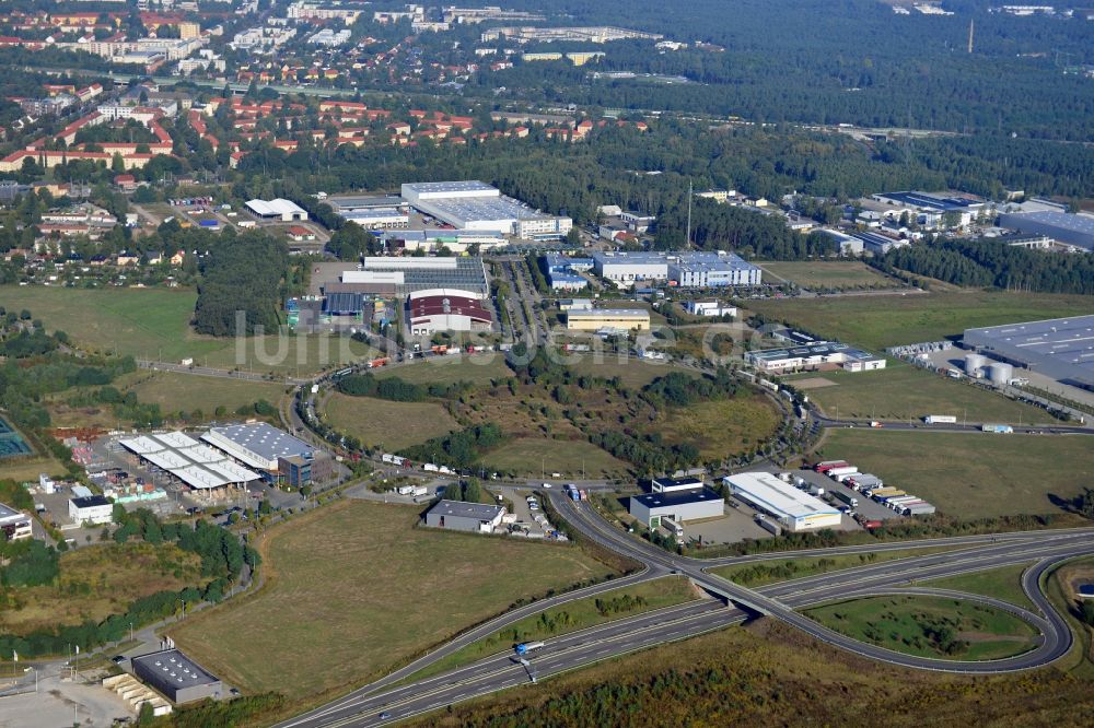 Ludwigsfelde aus der Vogelperspektive: Gelände des Gewerbegebietes PreußenPark in Ludwigsfelde im Bundesland Brandenburg