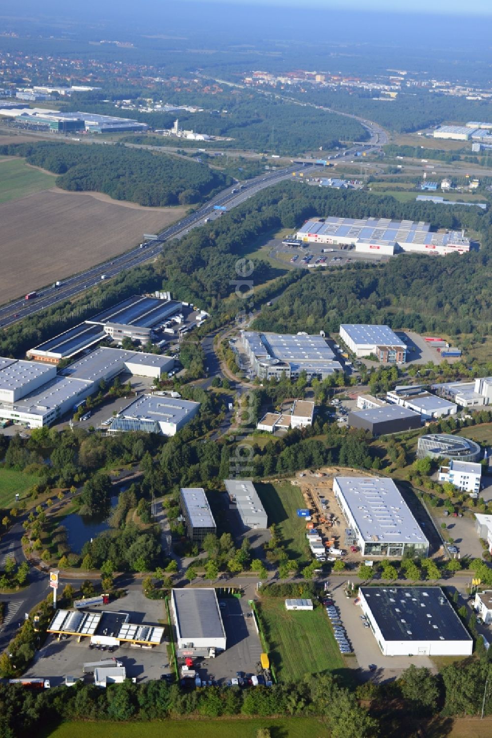 Luftbild Ludwigsfelde - Gelände des Gewerbeparks Brandenburg Park in Ludwigsfelde im Bundesland Brandenburg