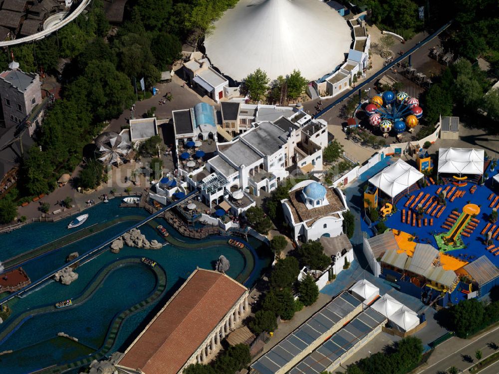 Rust von oben - Gelände des größten Freizeit- und Vergnügungsparks Deutschlands, dem Europapark in Rust