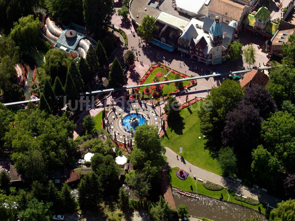 Rust aus der Vogelperspektive: Gelände des größten Freizeit- und Vergnügungsparks Deutschlands, dem Europapark in Rust