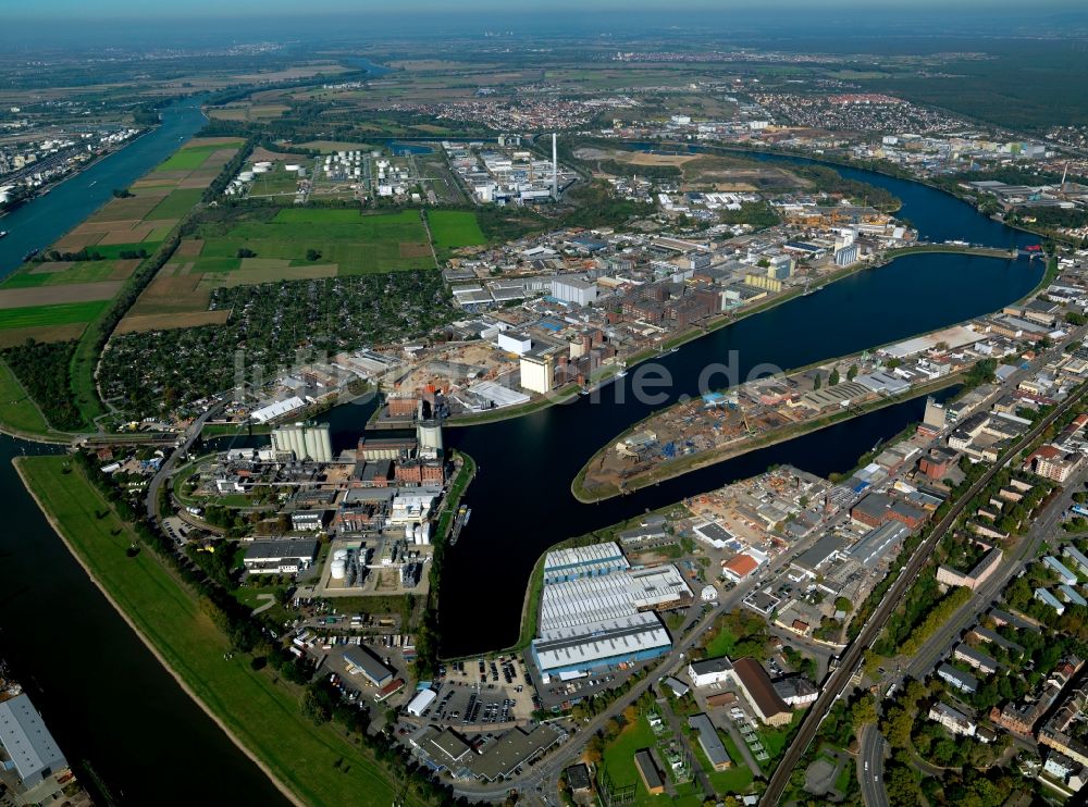 Luftaufnahme Mannheim - Gelände des Hafen Mannheim der Staatliche Rhein-Neckar-Hafengesellschaft Mannheim mbH ( HGM ) in Mannheim in Baden-Württemberg