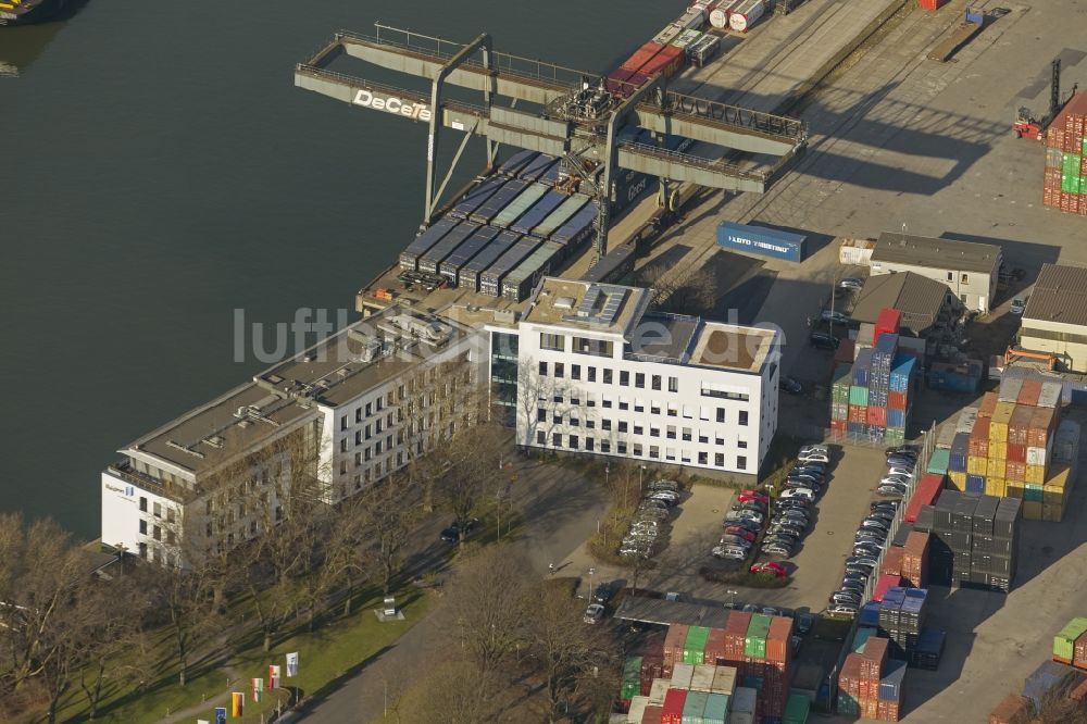 Duisburg von oben - Gelände der Hafenverwaltung des Duisport Containerterminal Logport I in Duisburg - West im Ruhrgebiet im Bundesland Nordrhein-Westfalen NRW