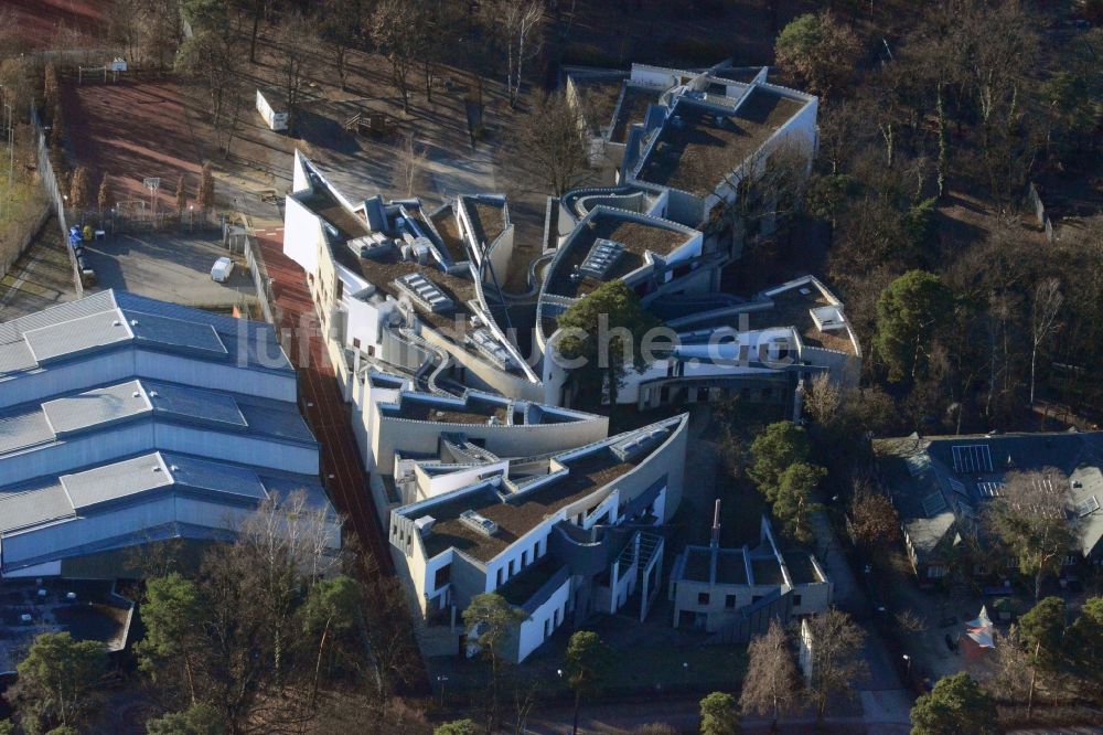 Berlin von oben - Gelände der Heinz-Galinski-Schule an der Waldschulallee in Berlin - Charlottenburg