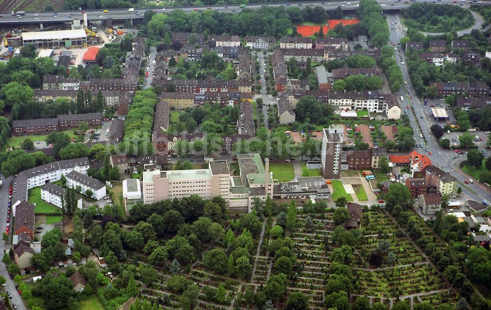 Duisburg aus der Vogelperspektive: Gelände des Herzzentrum und Klinikum Kaiser-Wilhelm-Krankenhaus in Duisburg im Bundesland Nordrhein-Westfalen