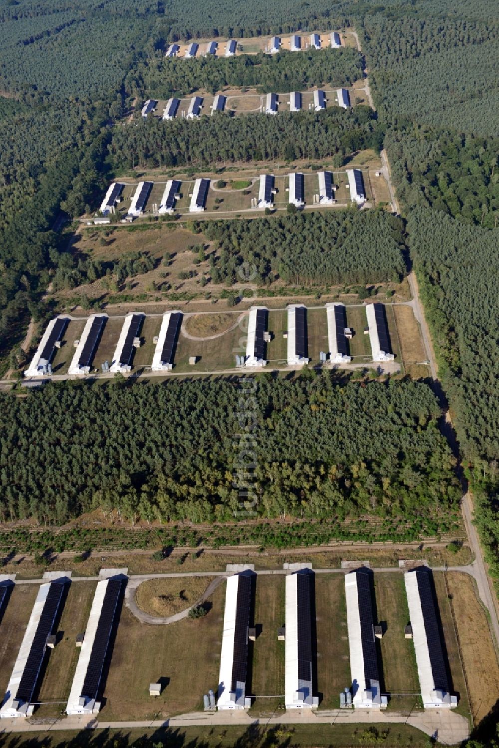 Möckern aus der Vogelperspektive: Gelände einer Hühnerfarm der WIESENHOF Geflügelkontor GmbH bei Möckern in Sachsen - Anhalt