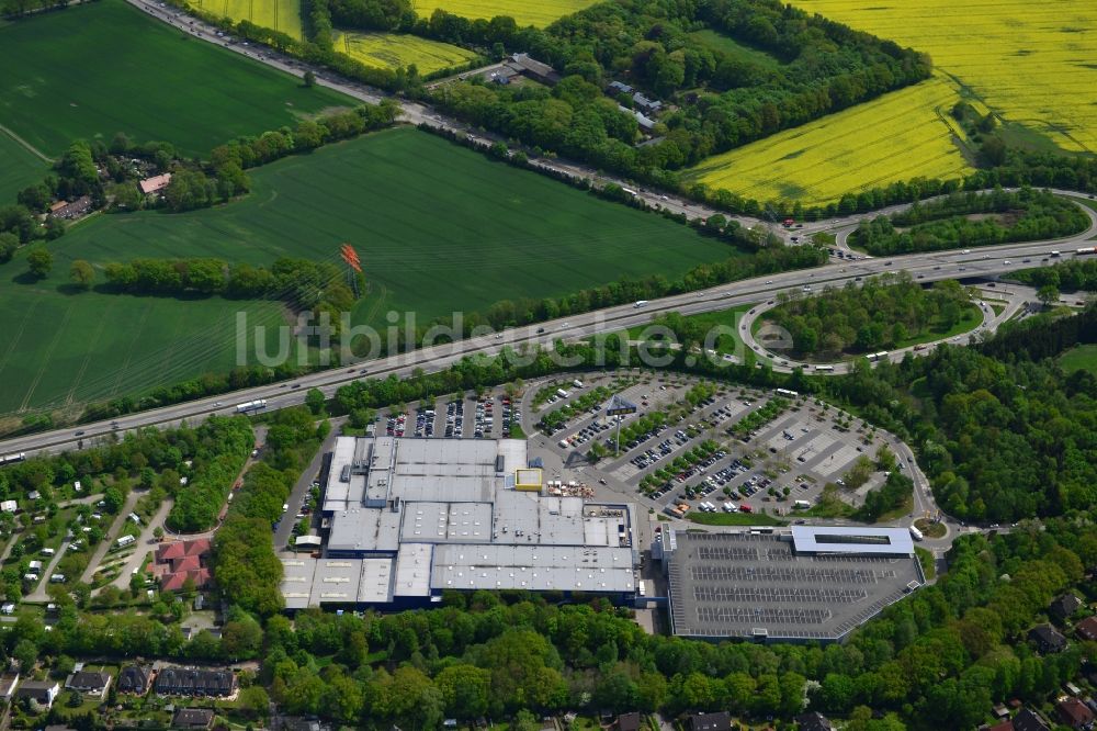 Luftbild Hamburg Schnelsen - Gelände des IKEA- Möbelhaus und Einrichtungshaus am Wunderbrunnen an der Autobahnabfahrt der BAB A7 Schnelsen - Nord in Hamburg