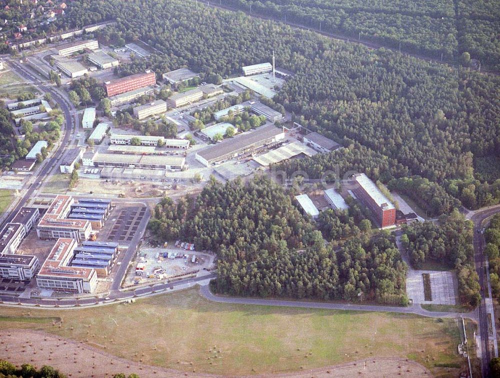 Luftaufnahme Berlin - Köpenick - Gelände des Innovationsparkes Wuhlheide in Berlin - Köpenick.