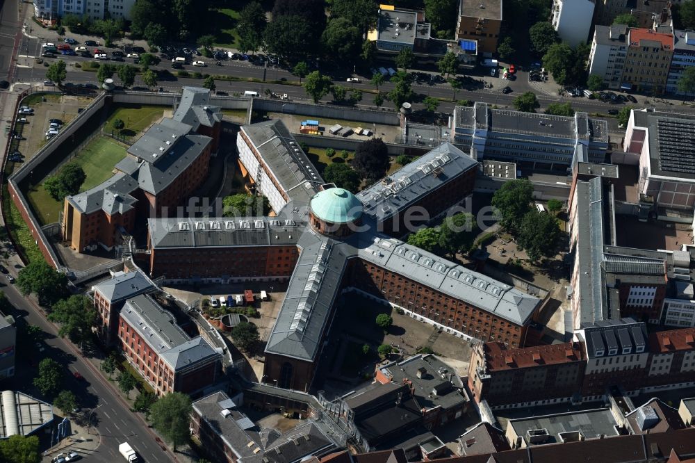 Berlin von oben - Gelände der Justizvollzugsanstalt JVA in Berlin