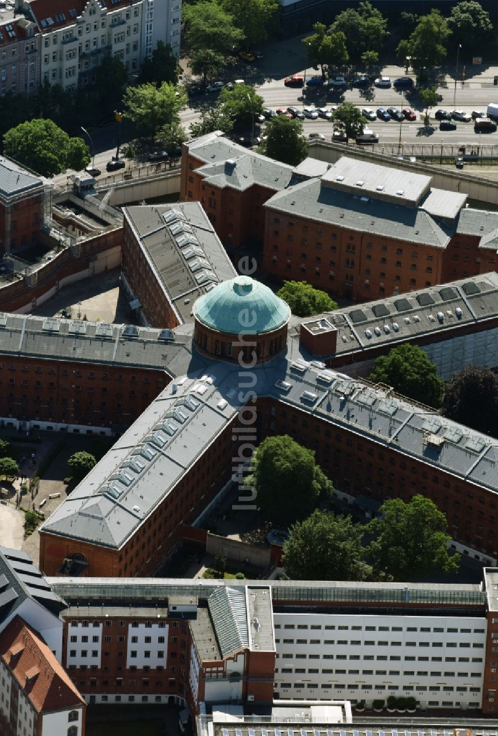 Luftbild Berlin - Gelände der Justizvollzugsanstalt JVA in Berlin