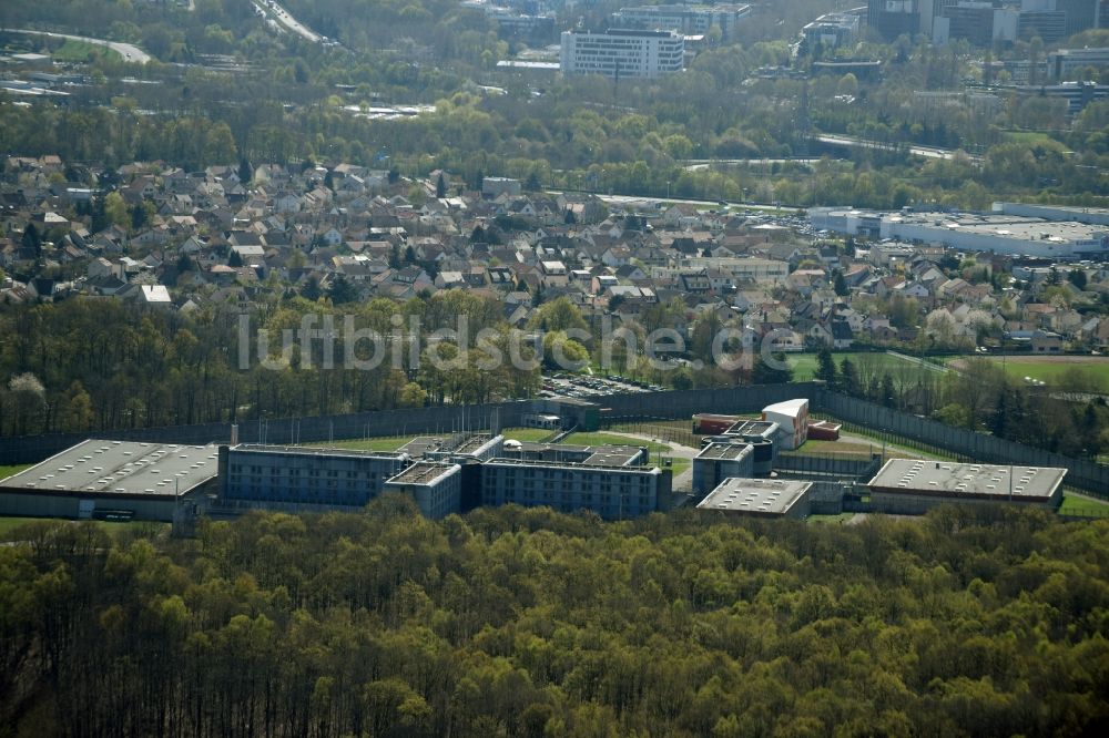 Bois-d'Arcy von oben - Gelände der Justizvollzugsanstalt JVA in Bois-d'Arcy in Ile-de-France, Frankreich