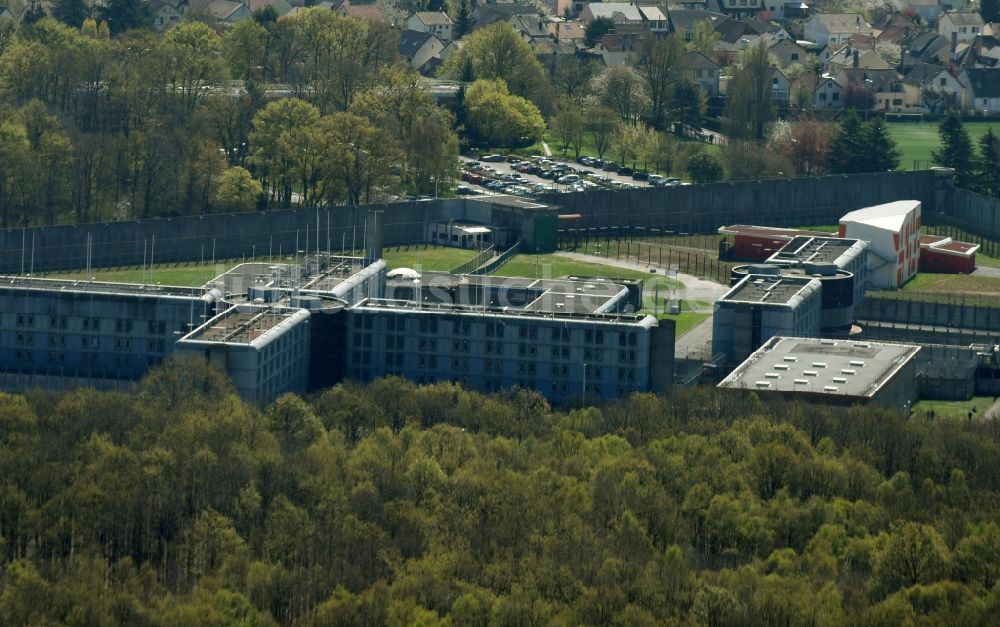 Bois-d'Arcy aus der Vogelperspektive: Gelände der Justizvollzugsanstalt JVA in Bois-d'Arcy in Ile-de-France, Frankreich