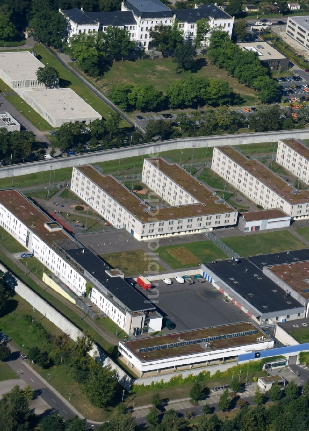 Dresden von oben - Gelände der Justizvollzugsanstalt JVA Dresden am Hammerweg in Dresden im Bundesland Sachsen