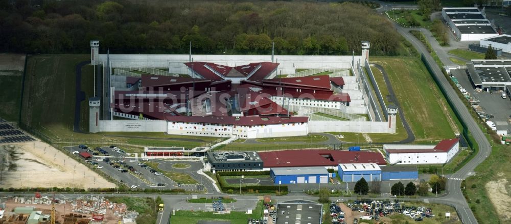 Luftaufnahme Lens Vendin-le-Vieil - Gelände der Justizvollzugsanstalt JVA in Lens Vendin-le-Vieil in Nord-Pas-de-Calais Picardie, Frankreich