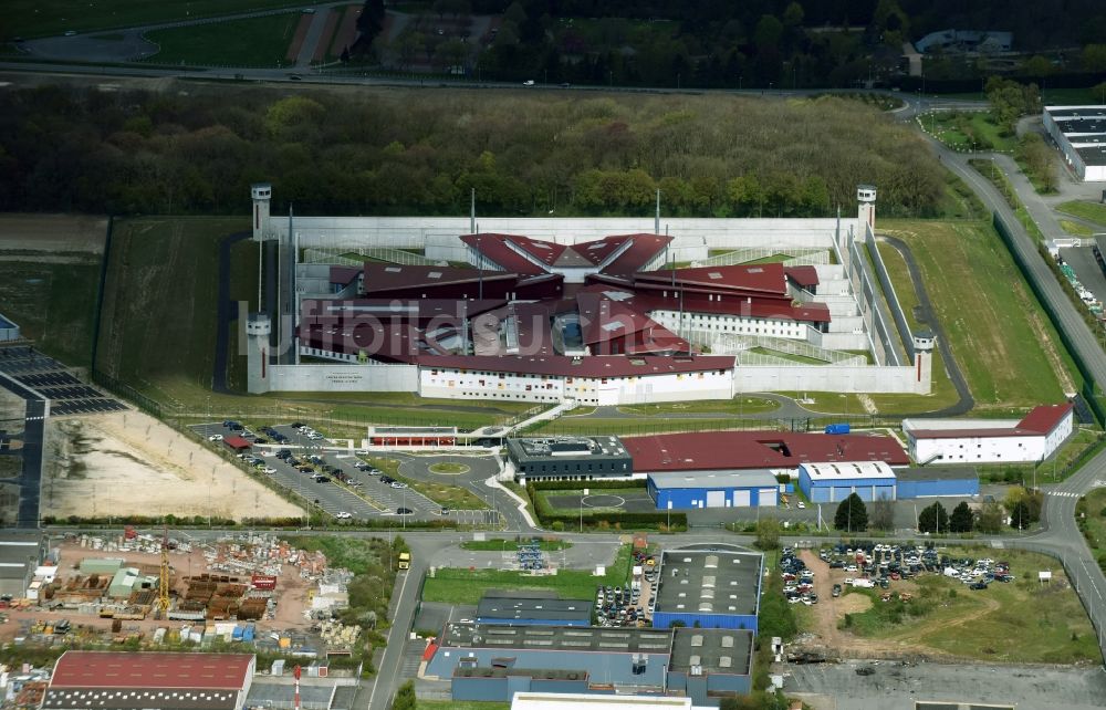 Lens Vendin-le-Vieil von oben - Gelände der Justizvollzugsanstalt JVA in Lens Vendin-le-Vieil in Nord-Pas-de-Calais Picardie, Frankreich