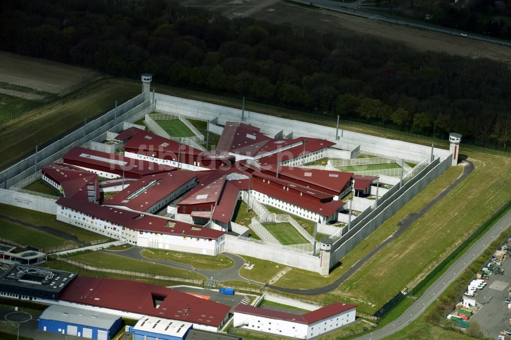 Lens Vendin-le-Vieil aus der Vogelperspektive: Gelände der Justizvollzugsanstalt JVA in Lens Vendin-le-Vieil in Nord-Pas-de-Calais Picardie, Frankreich