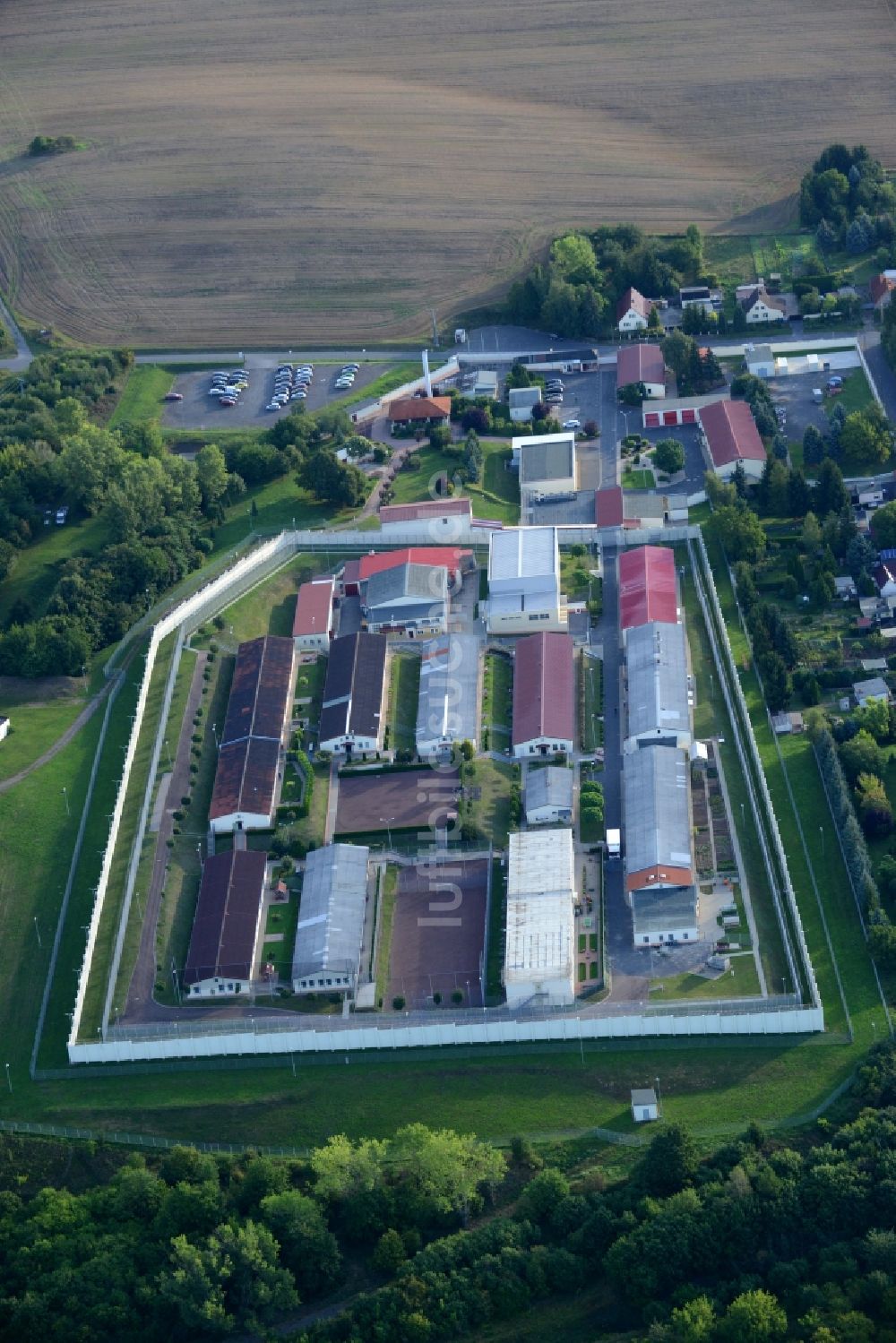 Luftaufnahme Lutherstadt Eisleben, Volkstedt - Gelände der Justizvollzugsanstalt JVA in Lutherstadt Eisleben, Volkstedt im Bundesland Sachsen-Anhalt