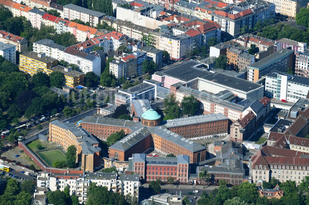 Berlin von oben - Gelände der Justizvollzugsanstalt JVA Moabit in Alt-Moabit in Berlin