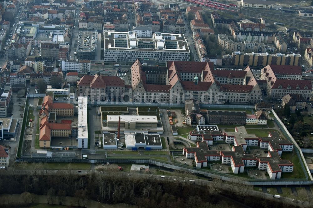 Nürnberg aus der Vogelperspektive: Gelände der Justizvollzugsanstalt JVA in Nürnberg im Bundesland Bayern