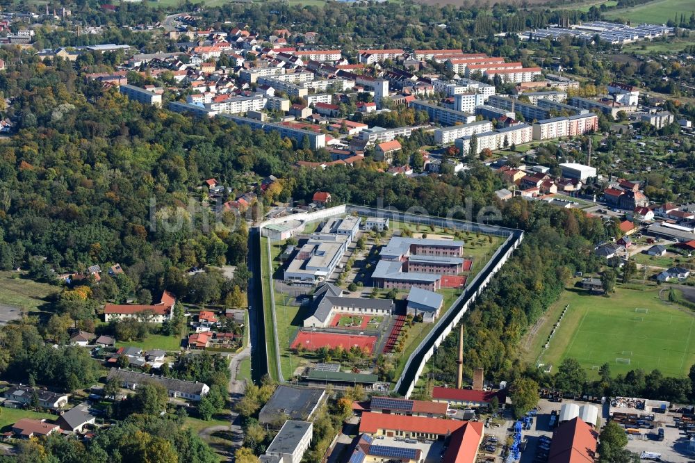 Luftbild Wriezen - Gelände der Justizvollzugsanstalt JVA an der Schulzendorfer Straße in Wriezen im Bundesland Brandenburg, Deutschland