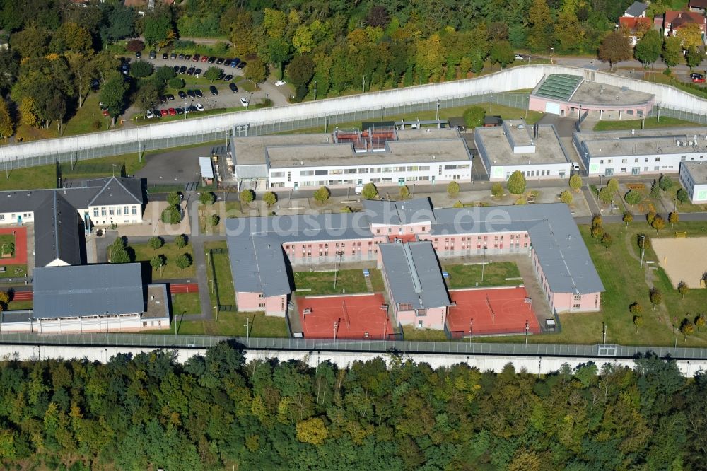 Luftbild Wriezen - Gelände der Justizvollzugsanstalt JVA an der Schulzendorfer Straße in Wriezen im Bundesland Brandenburg, Deutschland