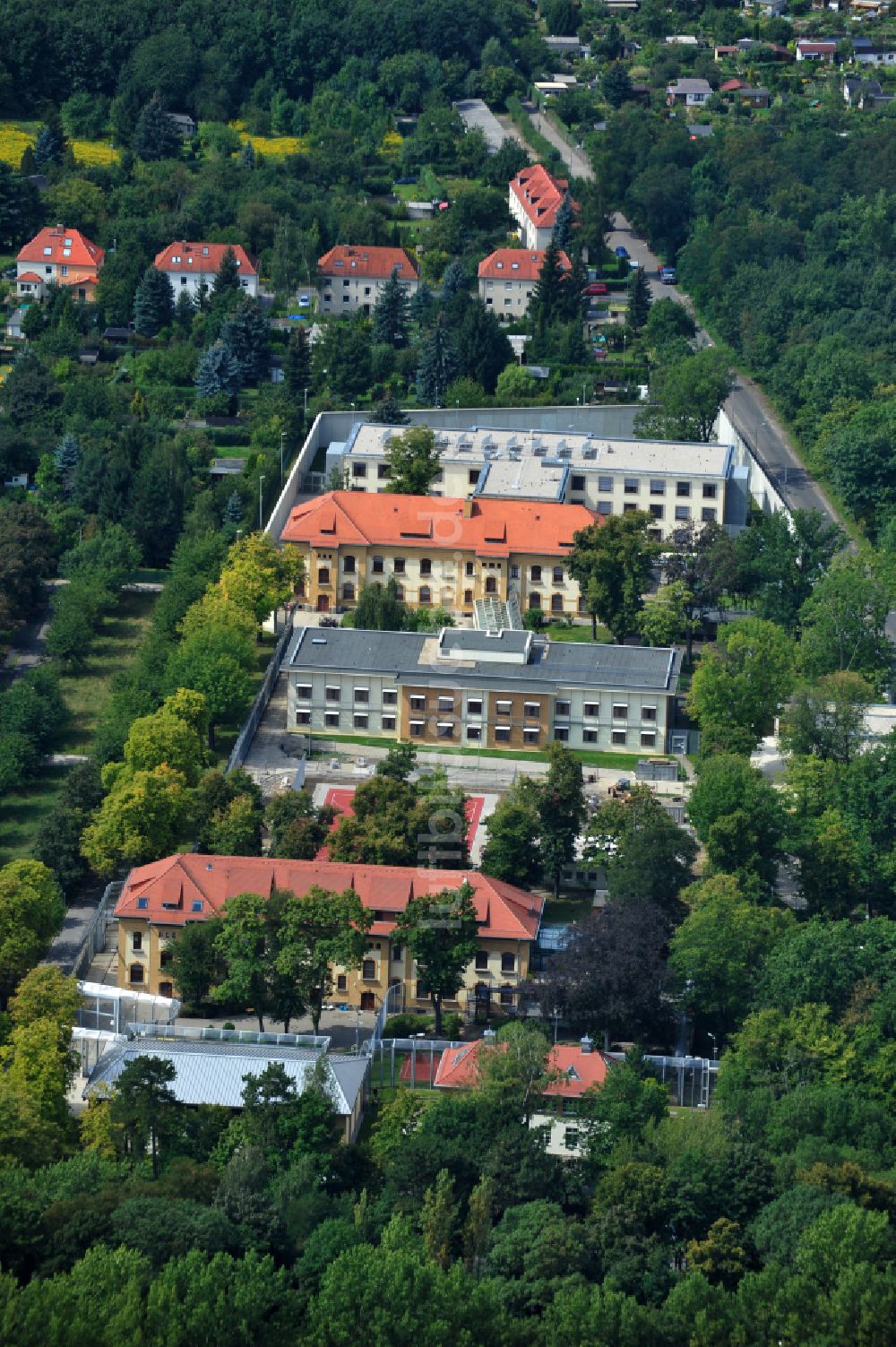 Leipzig von oben - Gelände des JVA - Justizvollzugskrankenhaus in Leipzig im Bundesland Sachsen, Deutschland