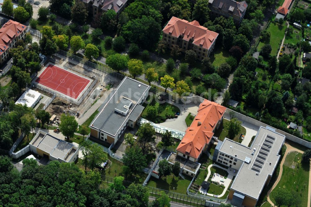 Leipzig von oben - Gelände des JVA - Justizvollzugskrankenhaus in Leipzig im Bundesland Sachsen, Deutschland