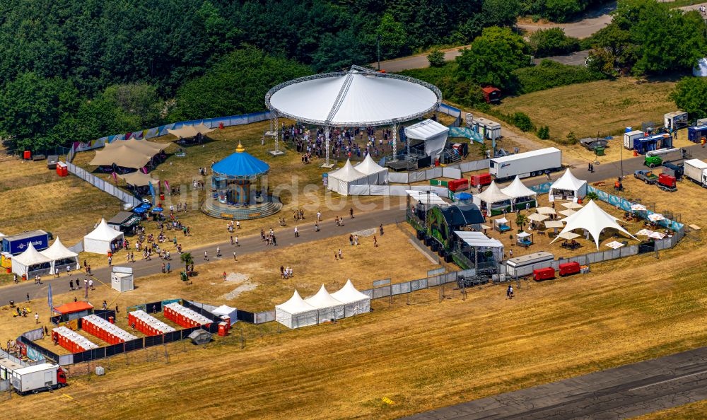 Offenburg aus der Vogelperspektive: Gelände des KAMEHAMEHA FESTIVAL Musik- Festival in Offenburg im Bundesland Baden-Württemberg, Deutschland