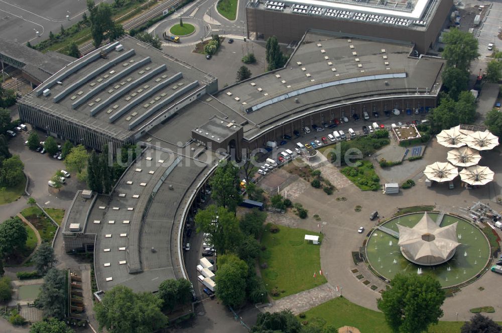 Luftaufnahme KÖLN - Gelände der Kölnmesse östlich des Rheins in Köln