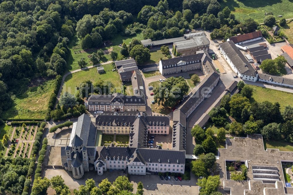 Dormagen von oben - Gelände des Kloster Knechtsteden bei Dormagen in Nordrhein-Westfalen