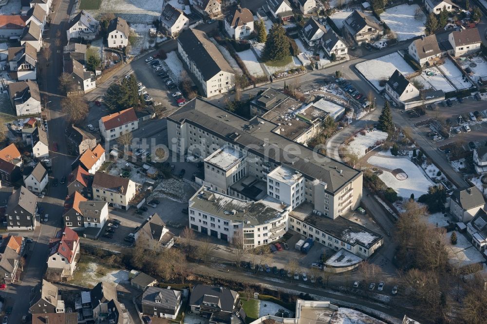 Luftaufnahme Warstein - Gelände des Krankenhaus Maria Hilf Warstein in der Hospitalstraße in Warstein in Nordrhein-Westfalen