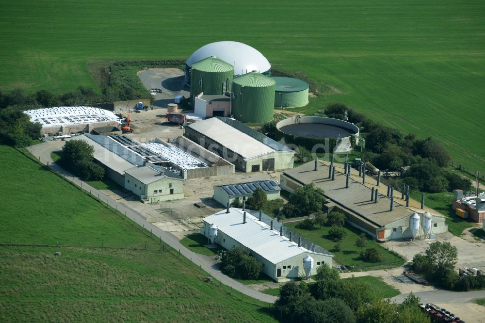 Luftbild Zschettgau - Gelände eines landwirtschaftlichen Betriebes in Zschettgau im Bundesland Sachsen