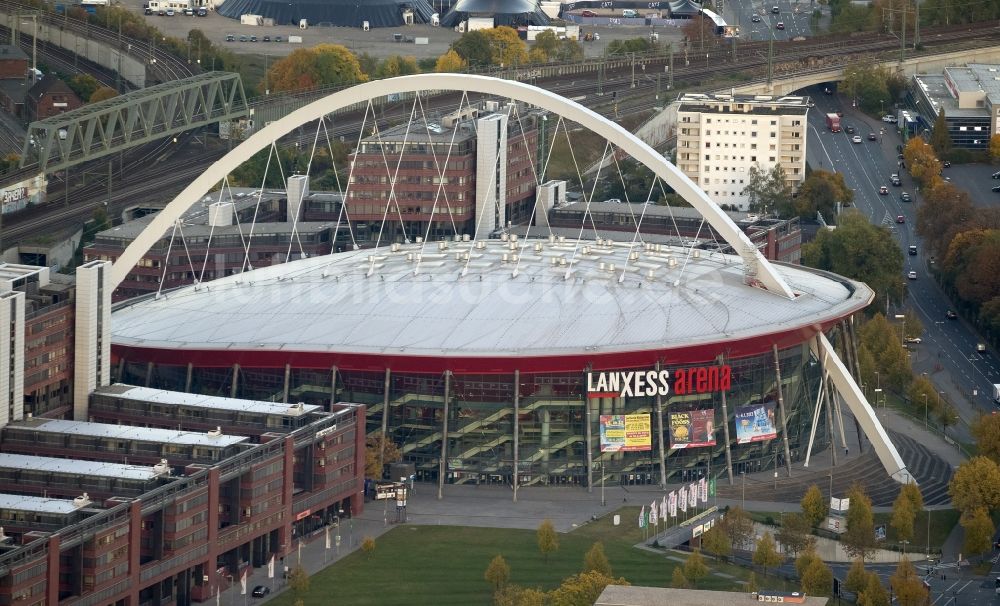 Luftaufnahme Köln - Gelände der Lanxess Arena am Willy-Brandt-Platz in 50679 Köln - Deutz im Bundesland Nordrhein-Westfalen