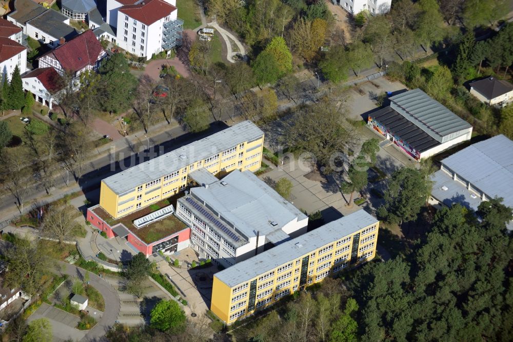 Falkensee von oben - Gelände des Lise-Meitner-Gymnasium an der Ruppiner Straße in Falkensee im Bundesland Brandenburg