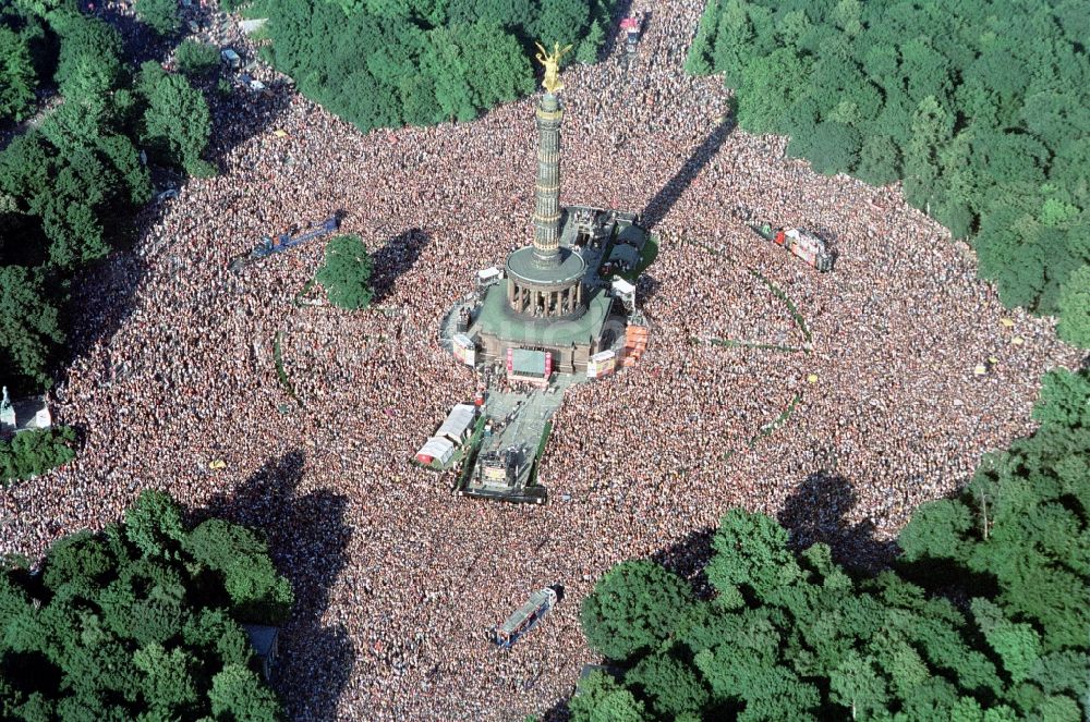 Luftaufnahme Berlin - Gelände des Loveparade Musik- Festival im Ortsteil Tiergarten in Berlin, Deutschland