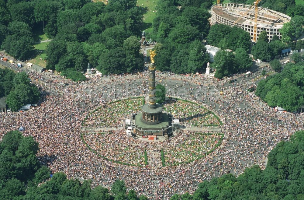 Berlin von oben - Gelände des Loveparade Musik- Festival im Ortsteil Tiergarten in Berlin, Deutschland