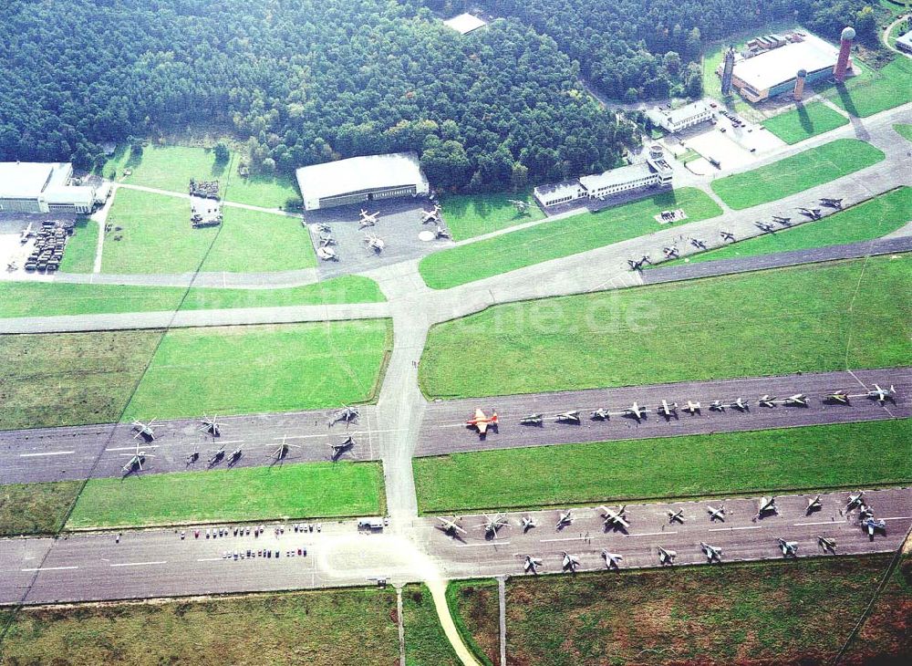 Luftbild Berlin - Gatow - Gelände des Luftwaffenmuseums Berlin - Gatow auf dem ehem. Flughafen Gatow.