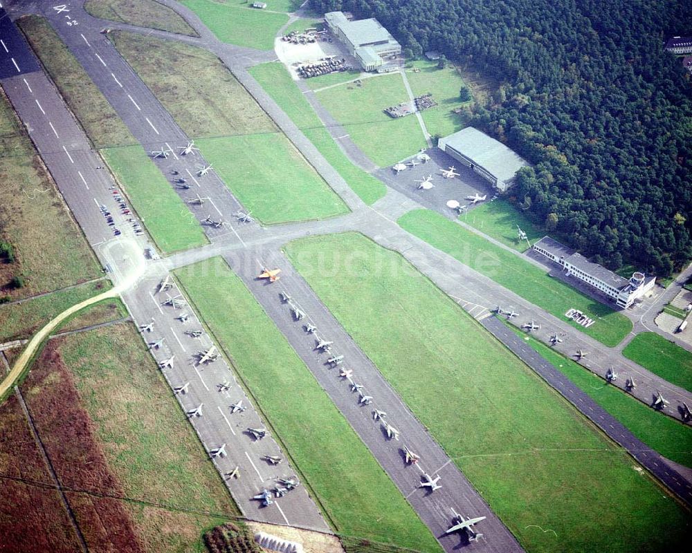 Luftbild Berlin - Gatow - Gelände des Luftwaffenmuseums Berlin - Gatow auf dem ehem. Flughafen Gatow.