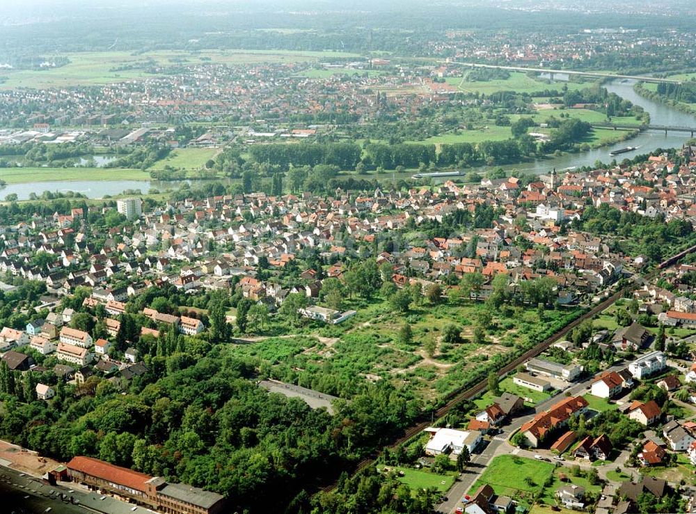 Luftaufnahme Hanau / Hessen - Gelände der MÜBAU AG an der August-Peukert-Straße / Nähe des Bhf. Hanau-Großraum in Hanau.