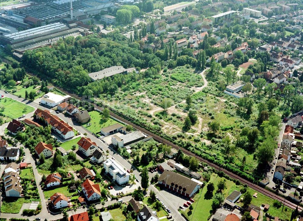 Hanau / Hessen von oben - Gelände der MÜBAU AG an der August-Peukert-Straße / Nähe des Bhf. Hanau-Großraum in Hanau.