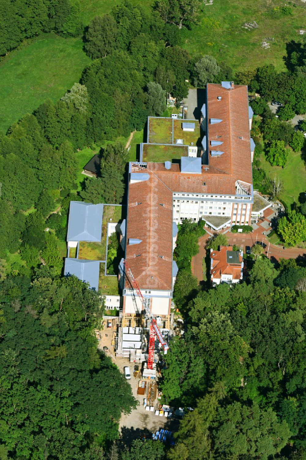 Hoppegarten aus der Vogelperspektive: Gelände der Median Klinik Hoppegarten im Bundesland Brandenburg